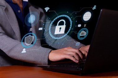 Bezpieczeństwo twojego sklepu na Magento 2 - jak chronić dane przed cyberatakami? 12 przydatnych protipów