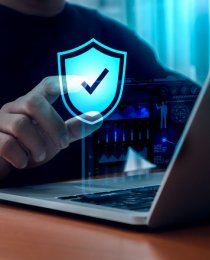 Cyberhigiena dla seniora - jak chronić osoby starsze przed oszustwami online?