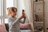 Czy polskie dzieci są uzależnione od smartfonów?