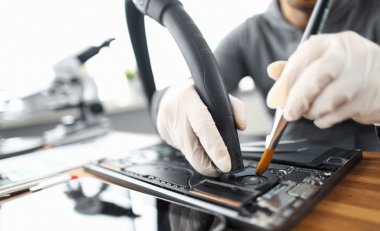 Dlaczego laptopy i komputery poleasingowe są w dobrym stanie? Proces regeneracji sprzętu poleasingowego