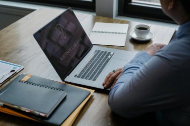 Internet satelitarny Starlink dla firm - stabilne połączenie w każdych warunkach