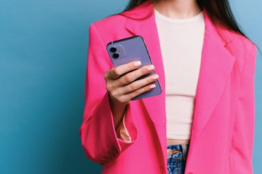 Jak dbać o smartfon? Przegląd niezbędnych akcesoriów