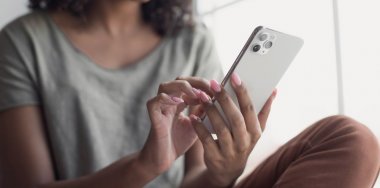 Jaki telefon do 2000 zł? Promocje i top modele