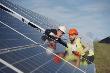 Montaż paneli fotowoltaicznych i profesjonalne usługi elektryczne w Małopolsce