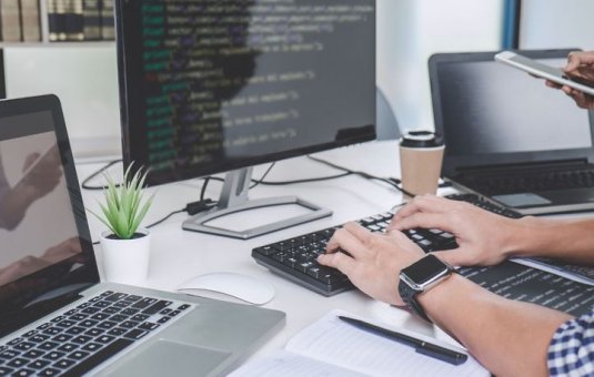 Ranking software house'ów w Polsce 2026 - kto najlepiej tworzy oprogramowanie SaaS