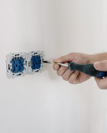 Szklane gniazdka i włączniki - dlaczego warto wymienić plastik na szkło?