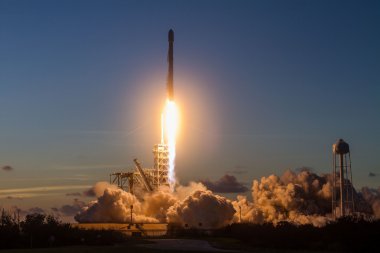 Udane wyniesienie EchoStar 105 / SES-11 rakietą Falcon 9 (SpaceX)