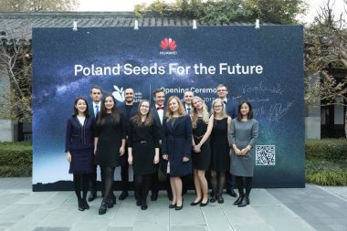 Polscy studenci na warsztatach w centrali HUAWEI w Chinach