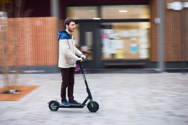 ARCHOS Citee Connect: pierwsza na świecie elektryczna hulajnoga z Androidem