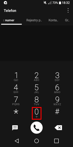 Znak plus na klawiaturze smartfona LG G6